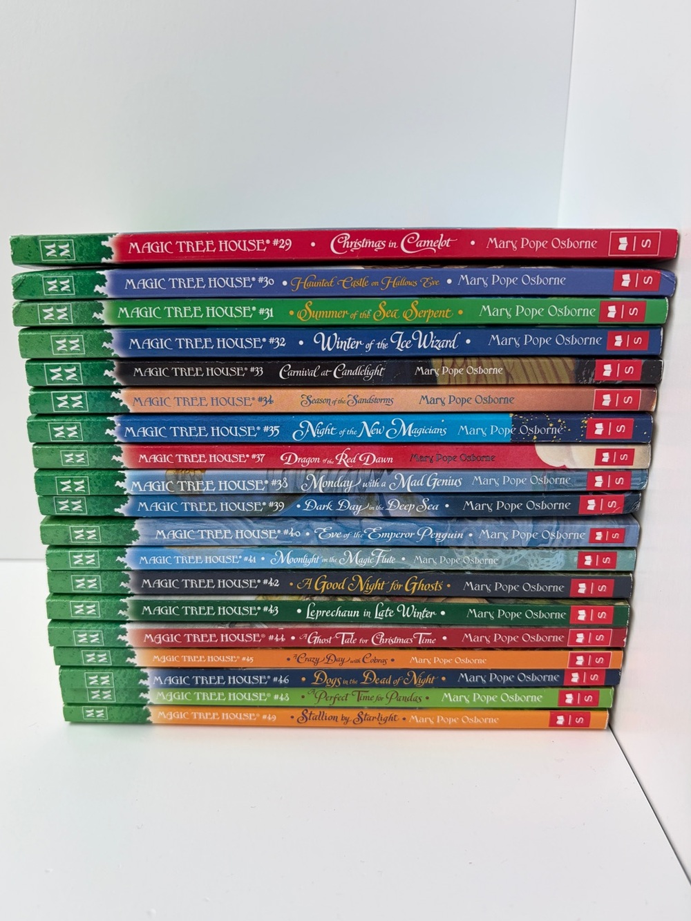 Magic Treehouse Large Lot of 19 Children’s Books - #29-35, 37-46, 48-49